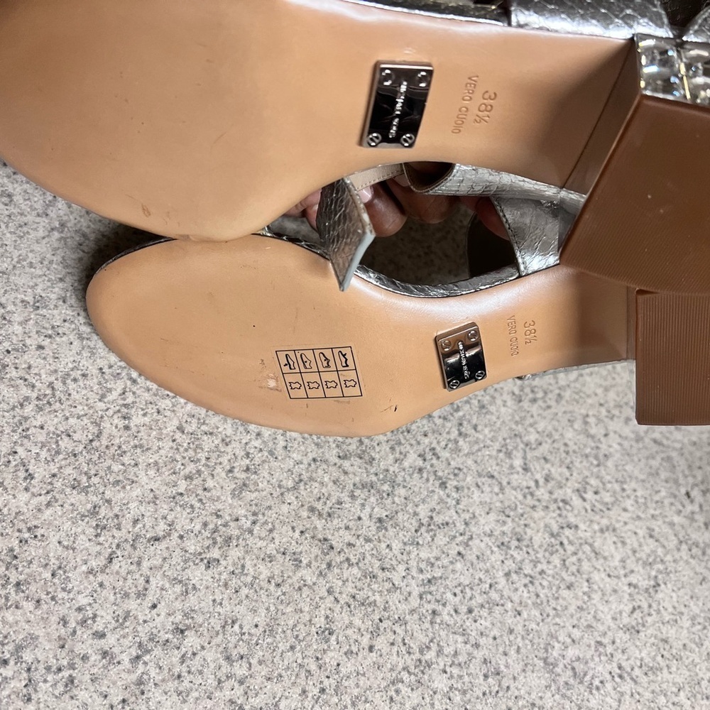 Michael kors Silver Strappy Women's Sandals size 7.5 NWOT - Picture 6 of 6